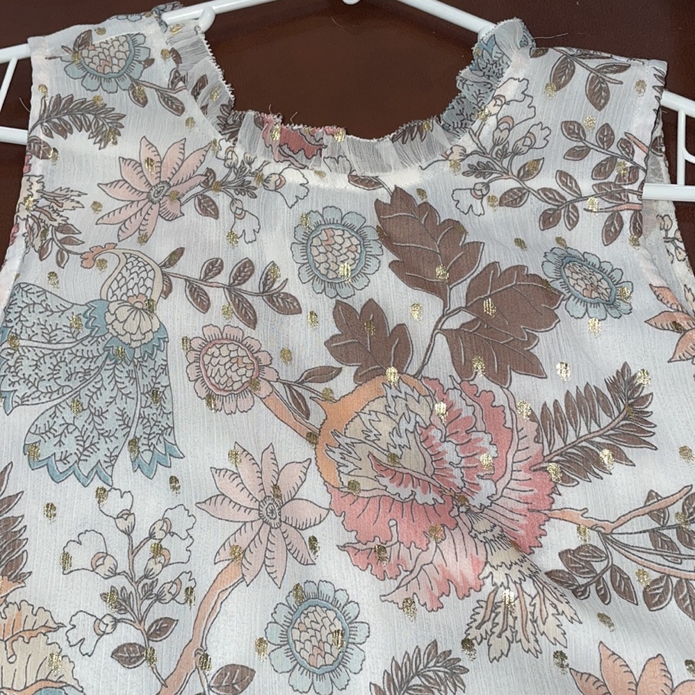 Beautiful floral design with gold
